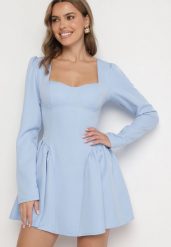 Niebieska Koktajlowa Sukienka o Rozkloszowanym Kroju z Falbankami i Gorsetem Farian. Niebieskie sukienki Born2be, na spotkanie biznesowe, l, bez wzorów, eleganckie, bez kołnierzyka, bez ramiączek, mini, gorsetowe. W wyprzedaży za 135.99 zł.