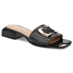 Czarne Klapki Ravini Eleganckie Obuwie Damskie. Czarne klapki Ravini, bez wzorów, ze skóry, bez obcasa, na obcasie. Za 279.00 zł.