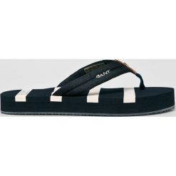 Gant - Japonki St Bart. Niebieskie klapki GANT, bez wzorów, z materiału, bez obcasa, na platformie. W wyprzedaży za 139.90 zł.