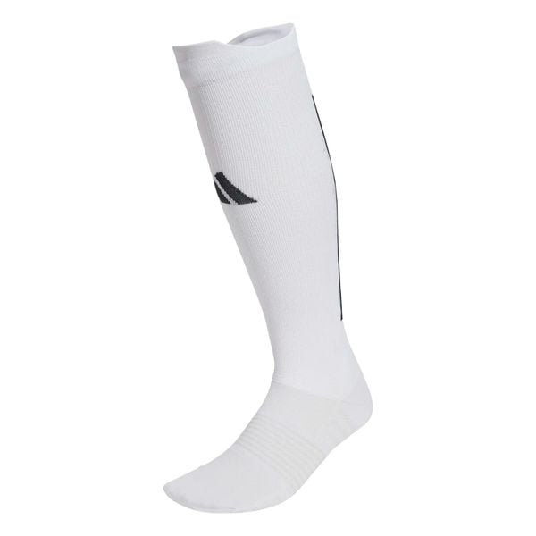 Skarpetki adidas Performance Knee+. Białe skarpety Adidas, bez wzorów, z materiału. Za 111.65 zł.