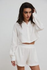 Krótka koszula z muślinu w kolorze ECRU - PORTELA-S/M. Koszule Marsala, m, bez wzorów, z bawełny, eleganckie, bez kołnierzyka, bez ramiączek. Za 169.90 zł.