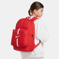 Plecak sportowo-turystyczny Nike Academy Team 22 L. Czerwone plecaki Nike, bez wzorów. Za 119.99 zł.