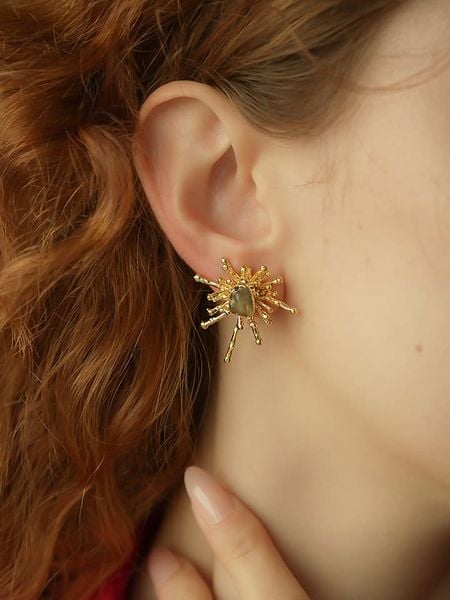 Pierres delicates Pozłacane kolczyki-wkrętki z prehnitami rozmiar: onesize. Żółte kolczyki Pierres delicates, z prehnitem, pozłacane. Za 61.17 zł.