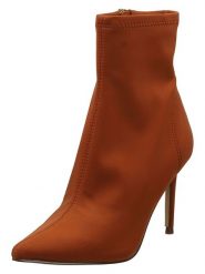 Steve Madden Skórzane botki w kolorze jasnobrązowym rozmiar: 40. Brązowe botki Steve Madden, bez wzorów, bez obcasa, na szpilce, bez zapięcia. Za 232.23 zł.