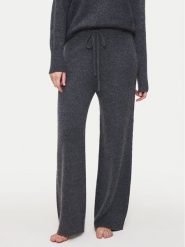 Triumph Spodnie materiałowe Amourette Cozy 10225058 Szary Regular Fit. Szare spodnie materiałowe Triumph, bez wzorów, z materiału. Za 229.99 zł.