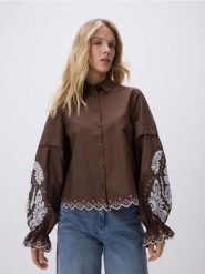Koszula z haftowanym wzorem - brązowy. Brązowe koszule Reserved, l, bez wzorów, z bawełny, bez kołnierzyka, bez ramiączek. Za 139.99 zł.