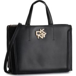 Torebka DKNY - R92DKC12 Blk/Gold BGD. Czarne torebki klasyczne DKNY, z aplikacjami, ze skóry, zdobione, bez dodatków. W wyprzedaży za 589.00 zł.
