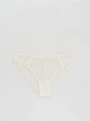 Koronkowe majtki figi - złamana biel. Figi Reserved, l, bez wzorów, z dzianiny. Za 49.99 zł.