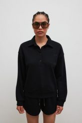 Bluza damska z kołnierzem w kolorze TOTALLY BLACK - EXPLORE. Czarne bluzy Marsala, m, bez wzorów, z bawełny, bez kaptura. Za 339.90 zł.