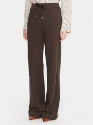 Maryley Spodnie dresowe 25IB558/07CO Brązowy Relaxed Fit. Brązowe spodnie dresowe Maryley, l, bez wzorów, z bawełny. Za 389.99 zł.
