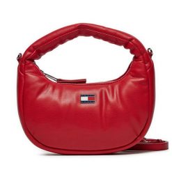 Torebka Tommy Jeans. Czerwone torebki klasyczne Tommy Jeans, bez wzorów, z jeansu, bez dodatków. Za 229.99 zł.
