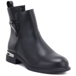 Skórzane botki damskie czarne D&A S.Barski MK62-7025. Czarne botki D&A, bez wzorów, ze skóry, bez obcasa, bez zapięcia. Za 219.99 zł.