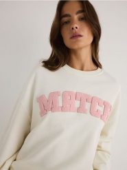 Bluza oversize z haftem - złamana biel. Bluzy Reserved, l, bez wzorów, z bawełny, bez kaptura. W wyprzedaży za 65.99 zł.