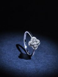 ATELIER DU DIAMANT Złoty pierścionek "Aélyne" z diamentami rozmiar: 50. Szare pierścionki ATELIER DU DIAMANT, z diamentem, złote. Za 1,848.99 zł.