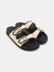 Klapki z dwoma paskami - czarny. Czarne klapki Sinsay, bez wzorów, bez obcasa. Za 39.99 zł.