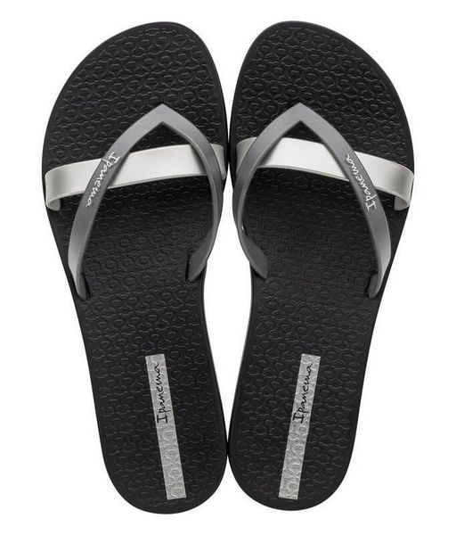 Japonki damskie Ipanema Kirei. Czarne klapki Ipanema, bez wzorów, z gumy, bez obcasa. Za 57.89 zł.