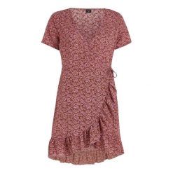 Sukienka damska Protest Prtsky 23. Czerwone sukienki Protest, na lato, bez wzorów, sportowe, bez kołnierzyka, bez ramiączek, mini, sportowe. Za 342.50 zł.