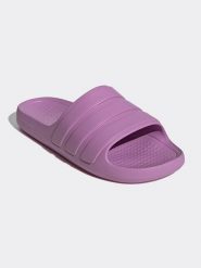 Adidas Klapki w kolorze fioletowym rozmiar: 42. Różowe klapki Adidas, bez wzorów, z otwartym noskiem, bez obcasa. Za 114.98 zł.