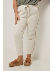 Curvy Lady Spodnie w kolorze beżowym rozmiar: 48/50. Brązowe spodnie materiałowe Curvy Lady, z aplikacjami, z materiału, z standardowym stanem. Za 146.95 zł.