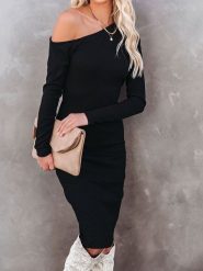 Milan Kiss Sukienka w kolorze czarnym rozmiar: S. Czarne sukienki Milan Kiss, na co dzień, s, bez wzorów, bez kołnierzyka, bez ramiączek, midi, proste. Za 78.84 zł.