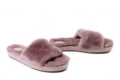 EMU AUSTRALIA W13088 Mckay mocha, kapcie damskie. Brązowe obuwie domowe EMU Australia, bez wzorów, ze skóry, bez zapięcia. Za 299.90 zł.