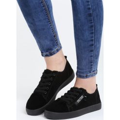 Czarne Trampki Young For Love. Czarne trampki Born2be, bez wzorów, przed kostkę, bez zapięcia. Za 29.99 zł.