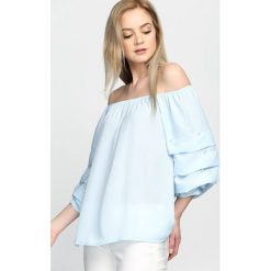 Jasnoniebieska Bluzka Triple Wave. Bluzki Born2be, m, bez wzorów, bez kołnierzyka, bez ramiączek. Za 29.99 zł.