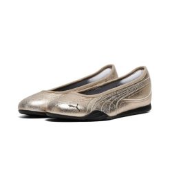 Damskie baleriny Catch Metallic Whisper PUMA. Czarne obuwie sportowe Puma, na lato, bez zapięcia. Za 279.00 zł.