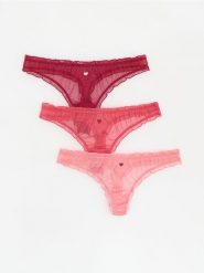 Majtki stringi 3 pack - różowy. Czerwone stringi Reserved, bez wzorów. Za 59.99 zł.