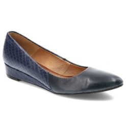 Granatowe Czółenka Maciejka Eleganckie Skórzane Buty. Niebieskie czółenka Maciejka, bez wzorów, ze skóry, bez obcasa, na koturnie, bez zapięcia. Za 189.00 zł.