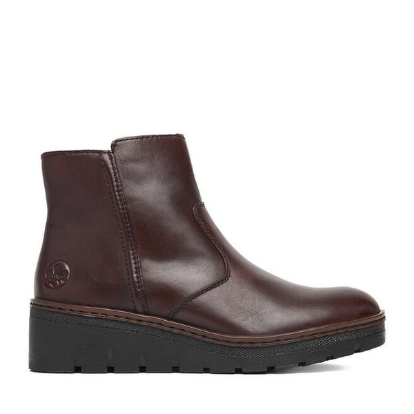 Botki Rieker. Brązowe botki Rieker, bez wzorów, bez obcasa, na koturnie, bez zapięcia. Za 429.99 zł.