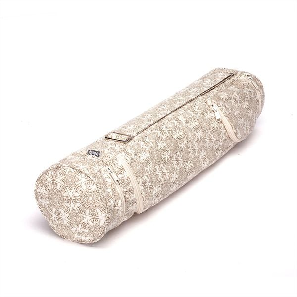 Torba na matę Bodhi 70 cm 100% bawełna. Brązowe torby na ramię BODHI, bez wzorów, z bawełny, eleganckie, na ramię, z nadrukiem, bez dodatków. Za 119.00 zł.