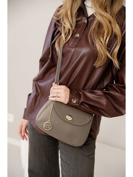 Mia Tomazzi Skórzana torebka "Evaristo" w kolorze szarobrązowym - 23 x 16 x 6 cm rozmiar: onesize. Brązowe torby na ramię Mia Tomazzi, bez wzorów, z materiału, na ramię, bez dodatków. Za 253.54 zł.