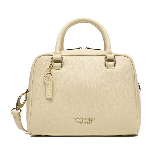 Torebka Nine West. Torebki klasyczne Nine West, bez wzorów, bez dodatków. Za 349.99 zł.