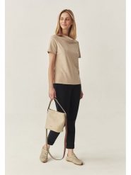 TATUUM Koszulka w kolorze beżowym rozmiar: M. Brązowe bluzki Tatuum, m, bez wzorów, bez kołnierzyka, bez ramiączek. Za 117.73 zł.