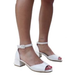 Sandały na słupku ze skórzana wkładką Sirin beżowy. Brązowe sandały bez wzorów, ze skóry, eleganckie, bez obcasa, na słupku, bez zapięcia. Za 210.05 zł.
