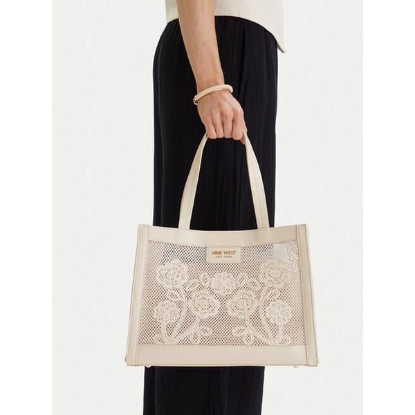 Torebka Nine West. Białe torebki klasyczne Nine West, bez wzorów, bez dodatków. Za 208.99 zł.