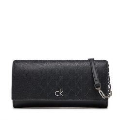 Torebka Calvin Klein. Czarne listonoszki Calvin Klein, bez wzorów, bez dodatków. Za 189.99 zł.