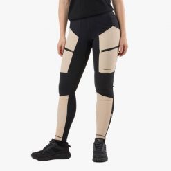 Spodnie outdoor Wędrówki Damska Swedemount Trondheim Trekking Tights wodoodporne. Białe spodnie sportowe SWEDEMOUNT, bez wzorów, z tkaniny, outdoorowe. W wyprzedaży za 297.00 zł.
