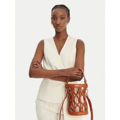 Torebka Coccinelle. Brązowe torebki klasyczne Coccinelle, bez wzorów, bez dodatków. Za 1,599.99 zł.