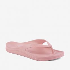 Damskie klapki Coqui. Czerwone klapki Coqui, bez wzorów, bez obcasa. Za 134.99 zł.