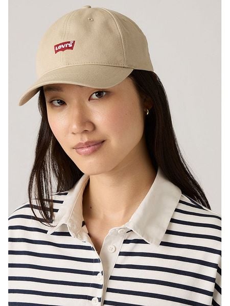 Levi's Czapka w kolorze beżowym rozmiar: onesize. Brązowe czapki Levi's®, bez wzorów, z bawełny. Za 85.38 zł.