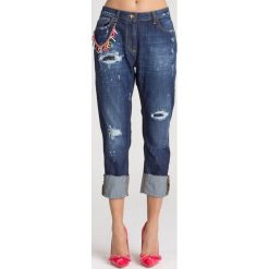 JEANSY REGULAR FIT ELISABETTA FRANCHI. Niebieskie jeansy Elisabetta Franchi, z aplikacjami. Za 839.40 zł.