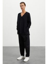 Ecoalf Sweter "Bergamota" w kolorze czarnym rozmiar: M. Czarne swetry Ecoalf, m, bez wzorów, z wełny, bez ramiączek. Za 158.10 zł.