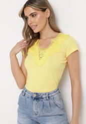 Żółty Bawełniany T-shirt Koszulka z Krótkim Rękawem z Koronką przy Rękawach i Dekolcie Fiadella. Żółte bluzki Born2be, s, bez wzorów, z bawełny, bez kołnierzyka, bez ramiączek. Za 19.99 zł.