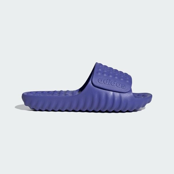 Klapki Adissage 360rec. Czarne klapki Adidas, bez wzorów, z materiału, bez obcasa. Za 140.99 zł.
