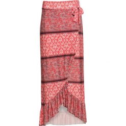 Spódnica z falbanami bonprix czerwono-biel wełny wzorzysty. Czerwone spódnice bonprix, bez wzorów, z wełny, kopertowe. Za 59.99 zł.