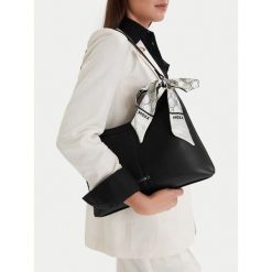 Torebka MEXX. Czarne torebki klasyczne Mexx, bez wzorów, bez dodatków. Za 179.99 zł.