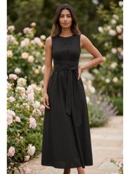 SOULSHAE Sukienka w kolorze czarnym rozmiar: L/XL. Czarne sukienki SOULSHAE, l, bez wzorów, z tkaniny, bez kołnierzyka, bez ramiączek, maxi. Za 164.95 zł.