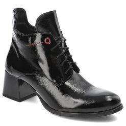 Czarne Botki Armodo Stylowe Obuwie Damskie. Czarne botki Armodo, bez wzorów, z materiału, bez obcasa, bez zapięcia. Za 356.99 zł.